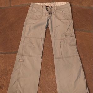 Women’s Hollister early 2000’s cargo pants.